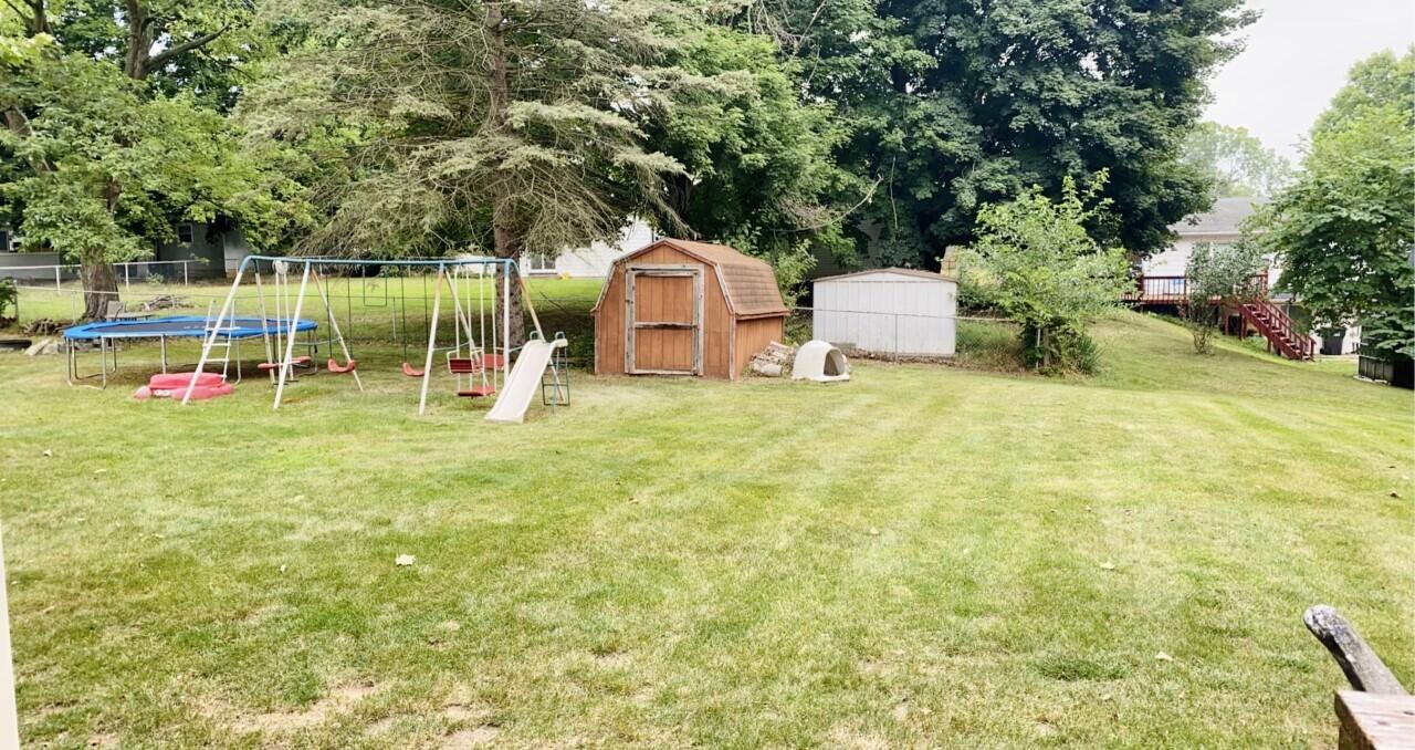 1662 Duguid Road Jackson, MI 49203 - Photo 5 of 19 Dug yard