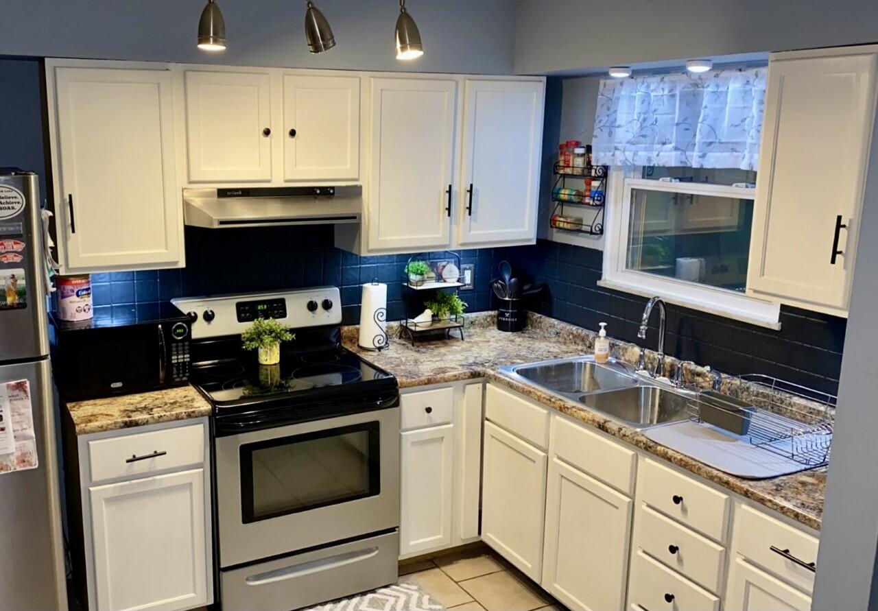 1662 Duguid Road Jackson, MI 49203 - Photo 9 of 19 du kitchen 2
