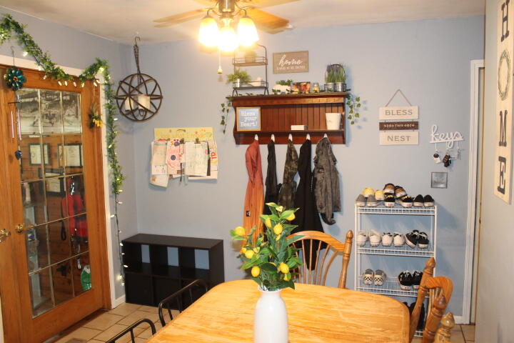 1662 Duguid Road Jackson, MI 49203 - Photo 10 of 19 db dining room