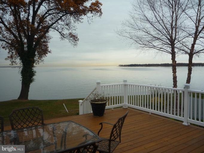 8563 Bay Road Pasadena, MD 21122 - Photo 22 of 25 Looking into the river off back deck.