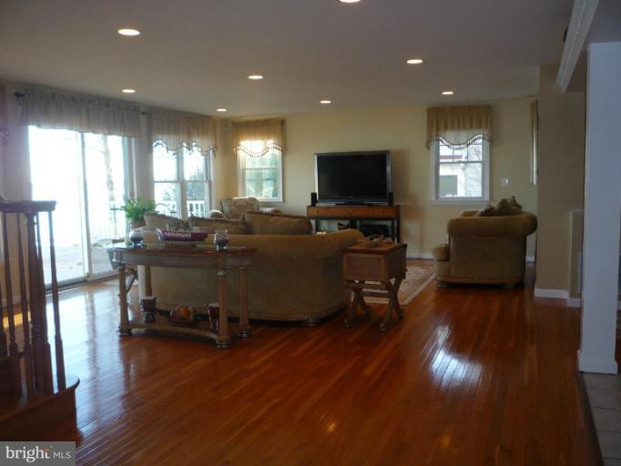 8563 Bay Road Pasadena, MD 21122 - Photo 9 of 25 Living Room with hardwood floors
