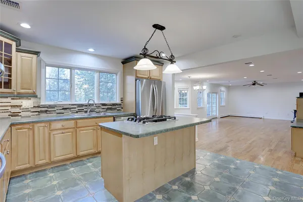 $999,000 | 21 Mile Road, Suffern, NY 10901