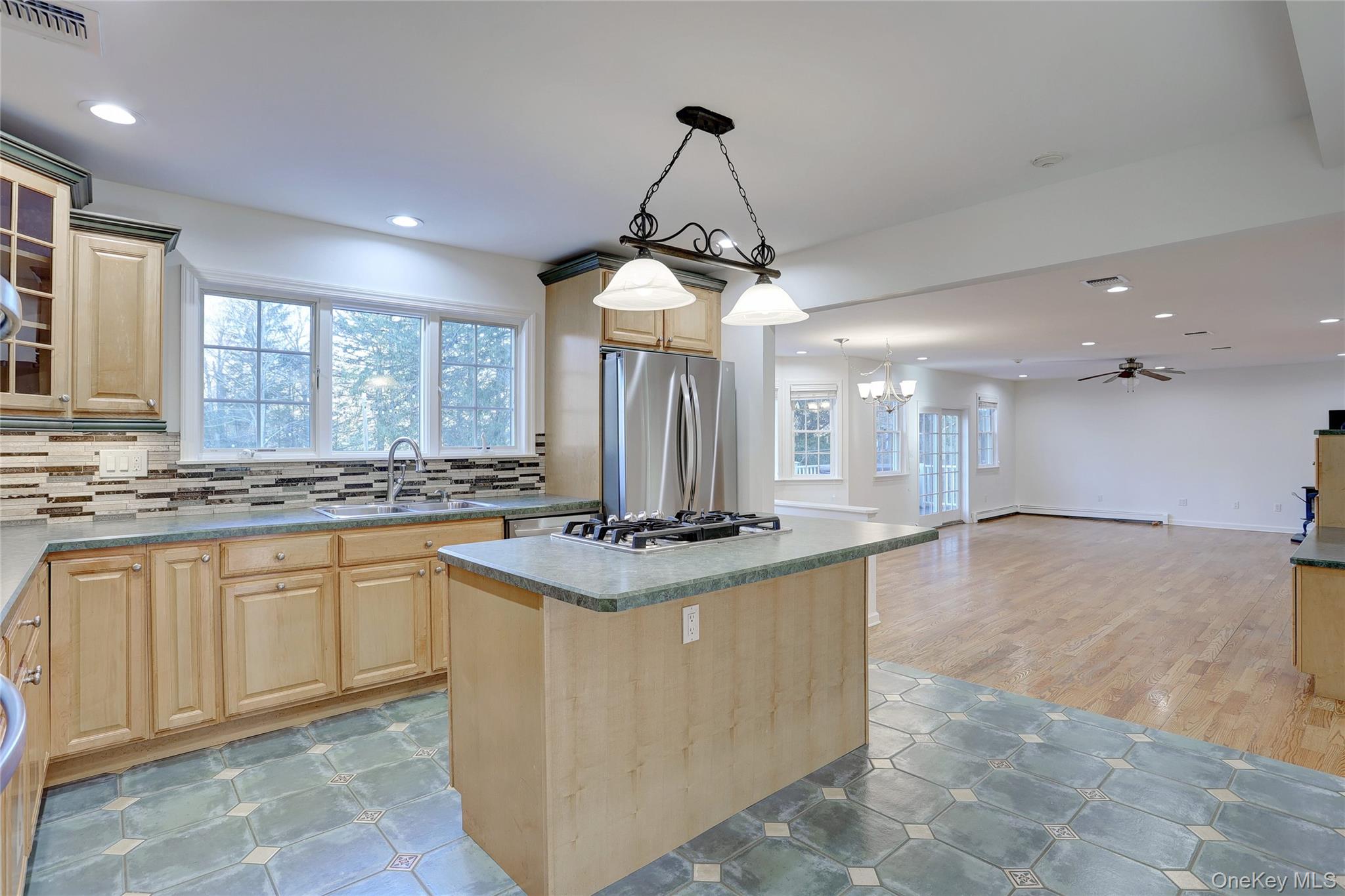 21 Mile Road Suffern, NY 10901 - Photo 7 of 40