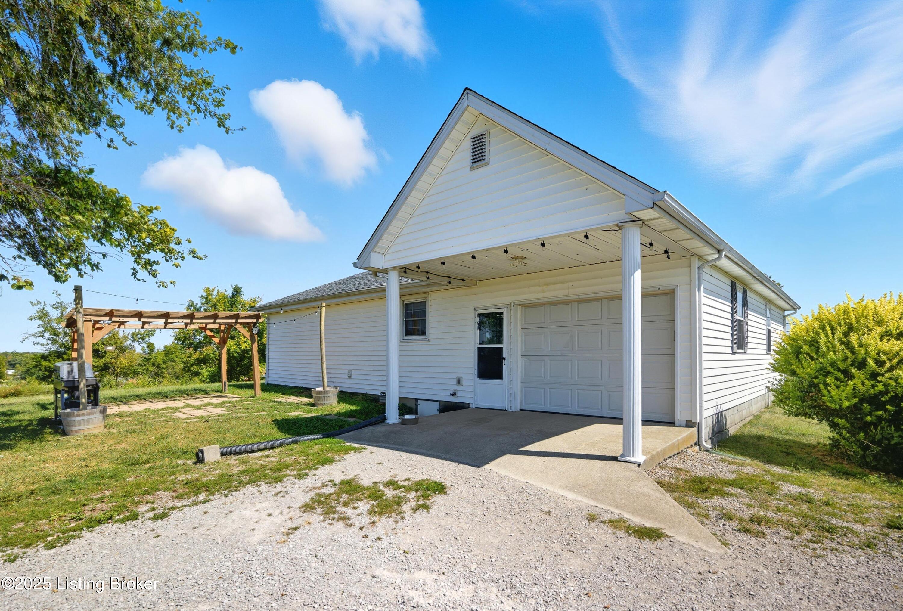 4560 Louisville Road Salvisa, KY 40372 - Photo 29 of 62 Back