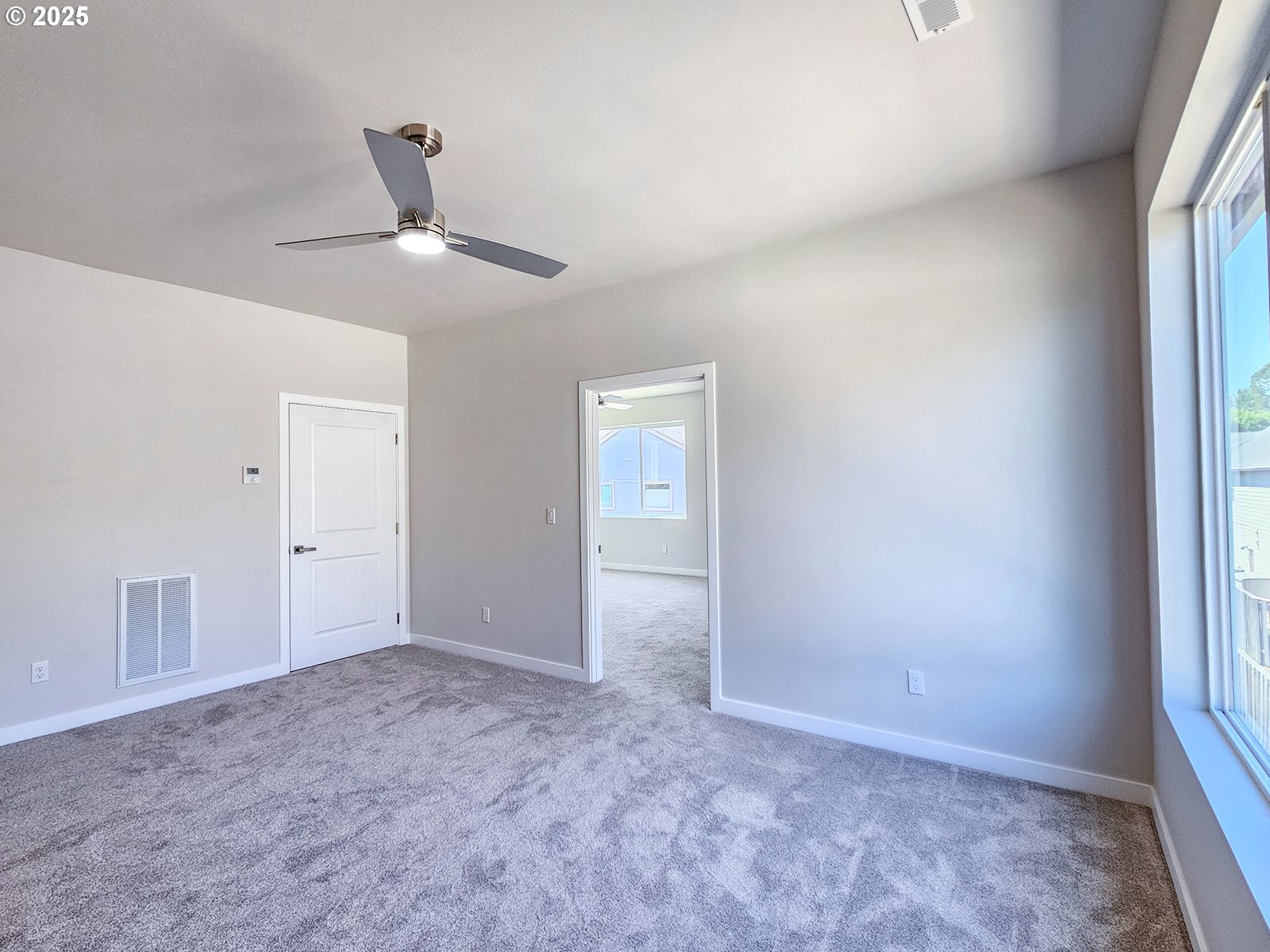 28683 Southwest Canyon Creek Road Wilsonville, OR 97070 - Photo 14 of 29 a view of an empty room and window