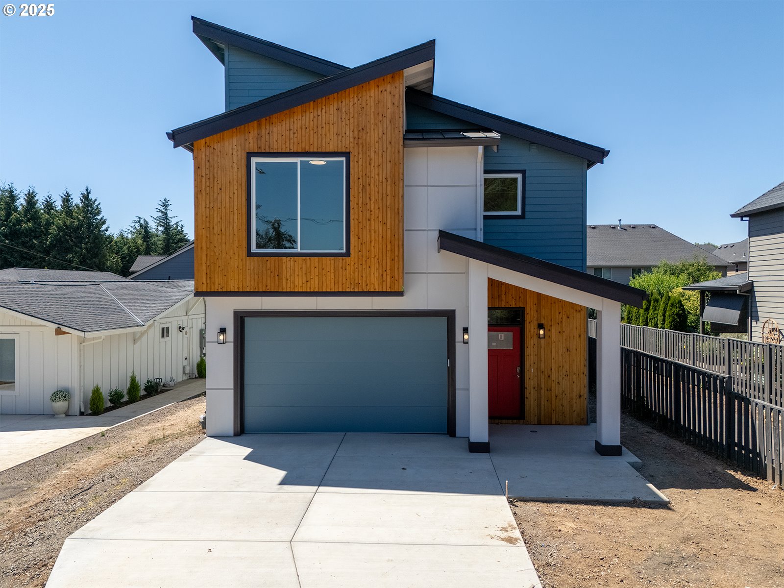 28683 Southwest Canyon Creek Road Wilsonville, OR 97070 - Photo 18 of 29 a view of house with balcony