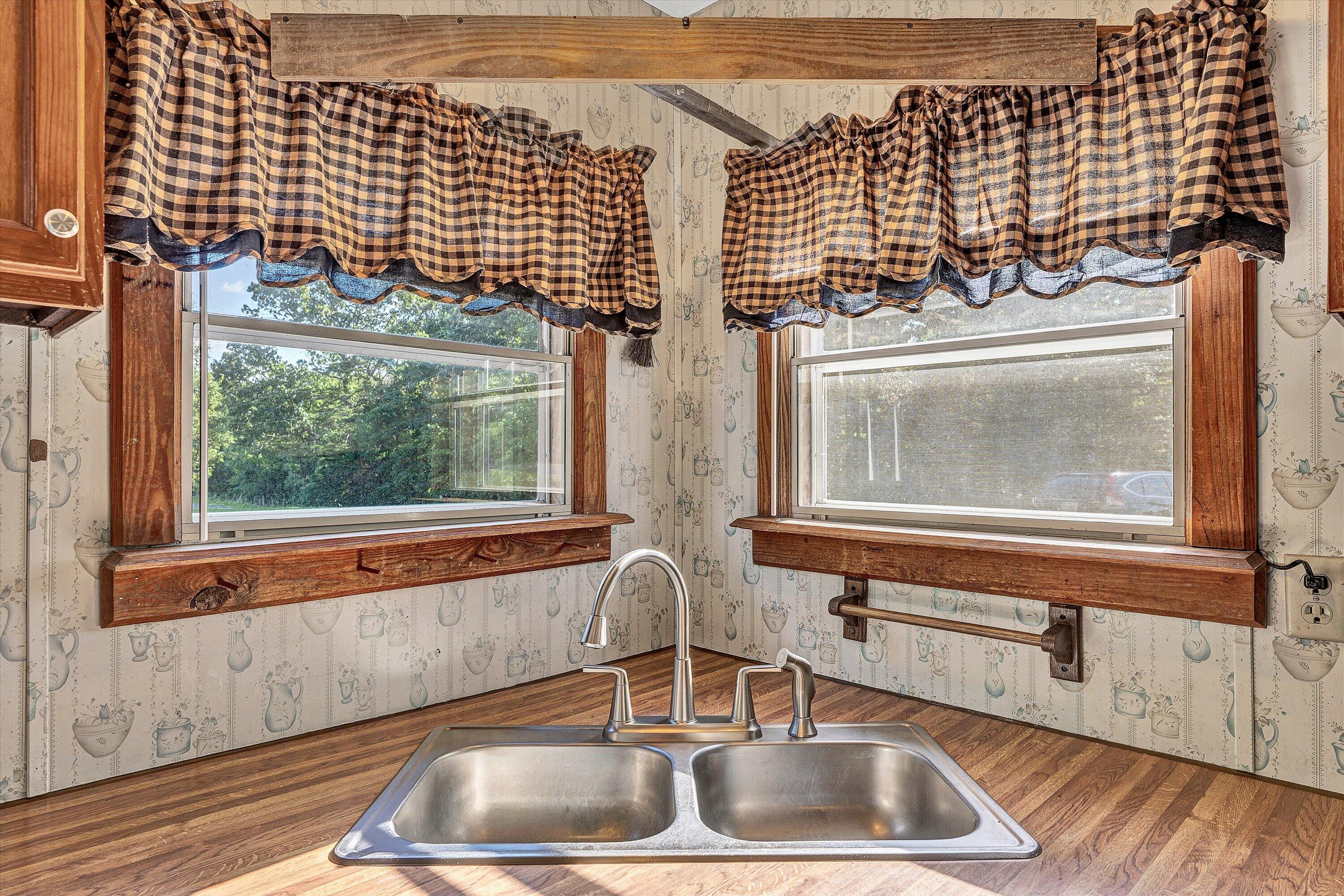 8755 Rocky Ford Road Moneta, VA 24121 - Photo 13 of 37 11-DSC04858