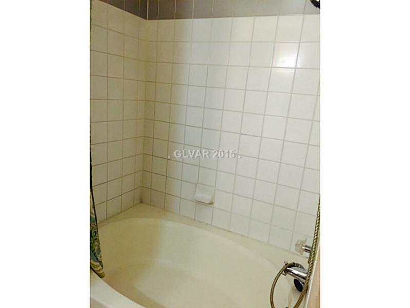 7885 West Flamingo Road, Unit 1024 Las Vegas, NV 89147 - Photo 14 of 30 Master Bath/Spa.