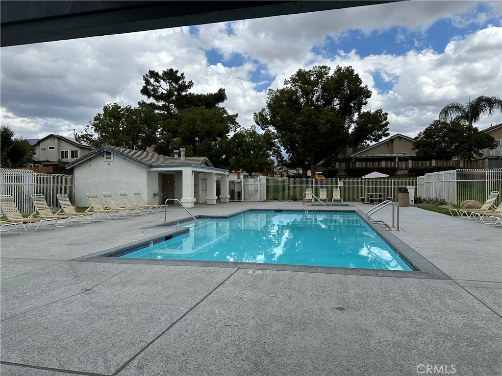 10245 Shale Lane Mentone, CA 92359 - Photo 16 of 18 Association Pool