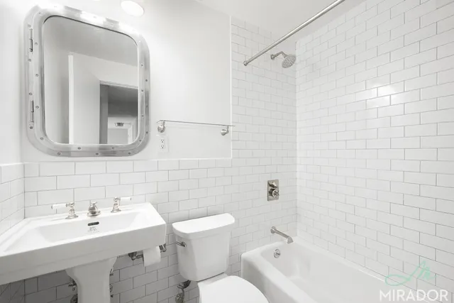 $5,400 | 330 East 39th Street, Unit 11C | Murray Hill
