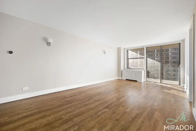 $5,400 | 330 East 39th Street, Unit 11C | Murray Hill
