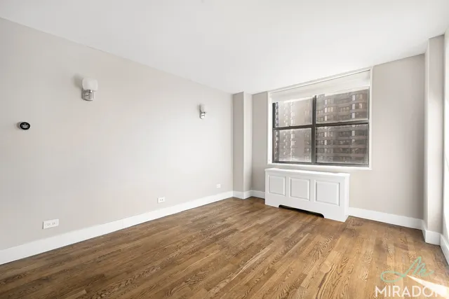 $5,400 | 330 East 39th Street, Unit 11C | Murray Hill