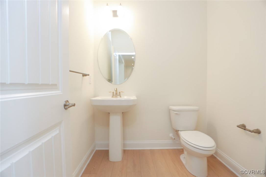8512 Freebridge Road Chesterfield, VA 23832 - Photo 12 of 36 Powder room for guests.