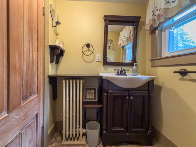 $545,000 | 255 River Road, Manchester, NH 03104