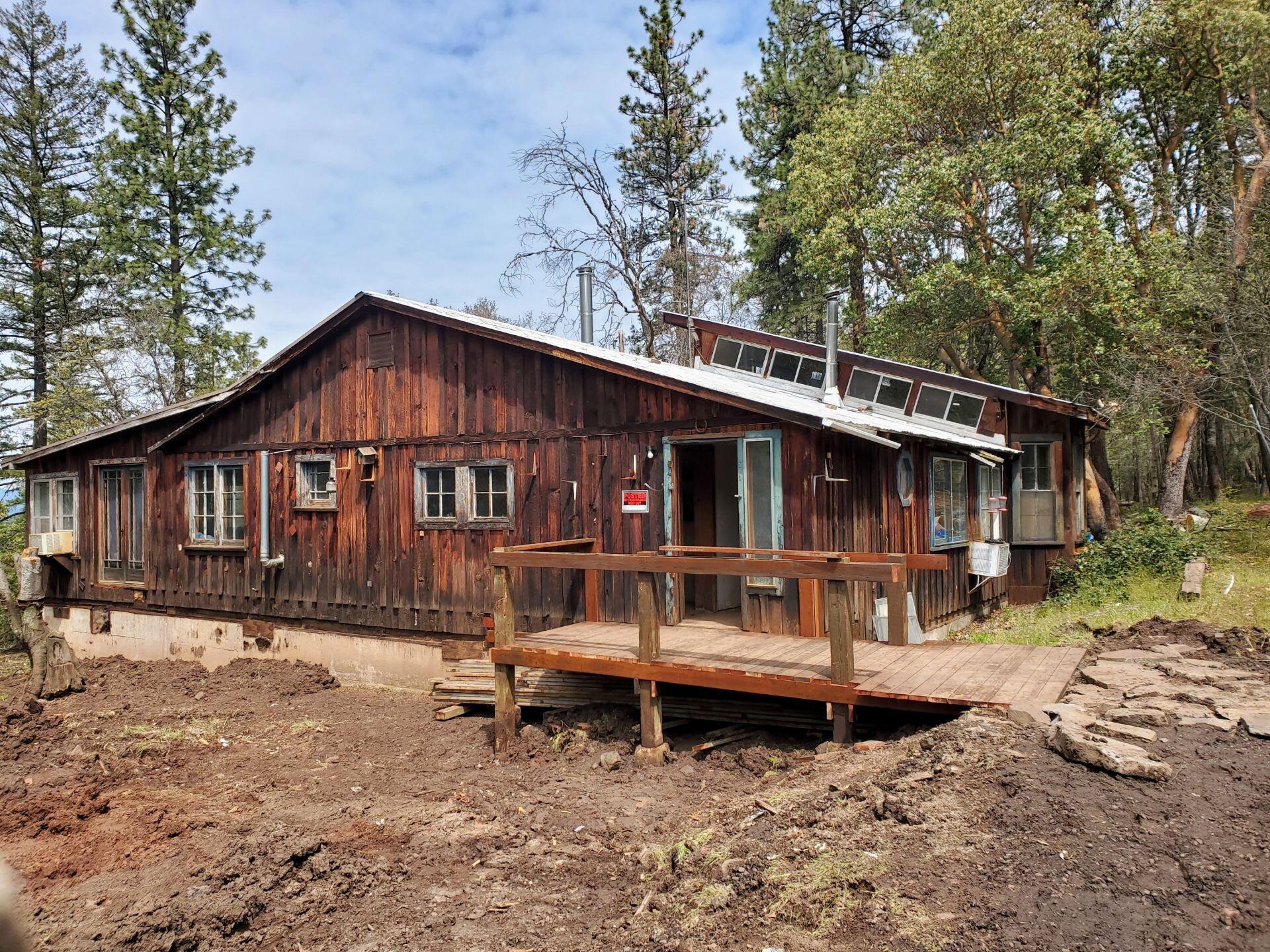 1175 North Obenchain Road Eagle Point, OR 97524 - Photo 1 of 13 Front