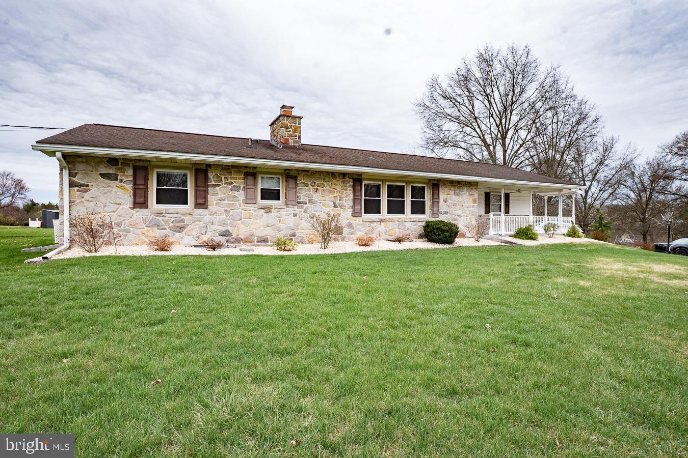 1514 Bahr Road Pottstown, PA 19464 - Photo 2 of 35 Front of home