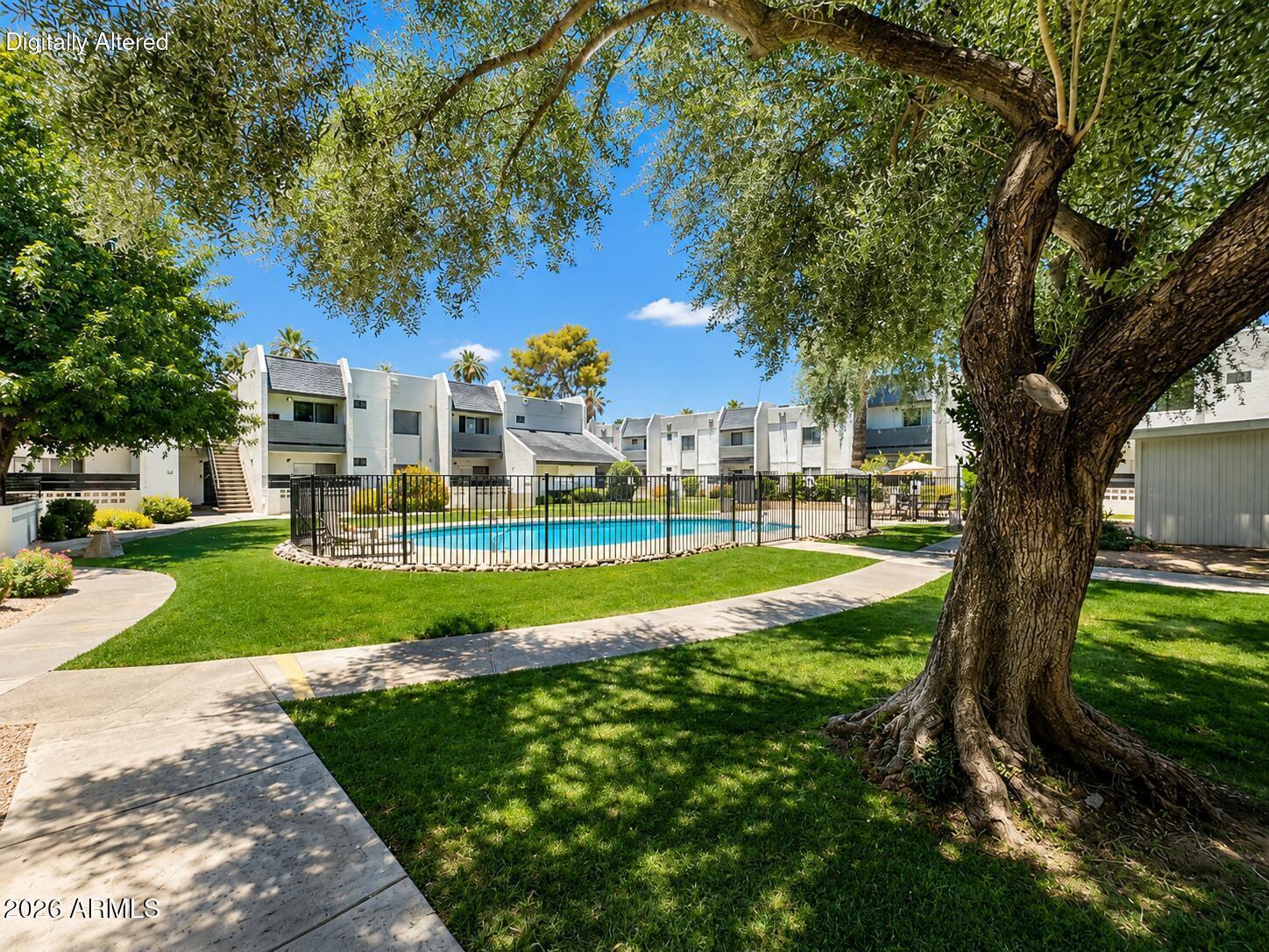302 East Monte Vista Road, Unit C4 Phoenix, AZ 85004 - Photo 8 of 12 ChatGPT Image Sep 2, 2026, 01_46_20 PM