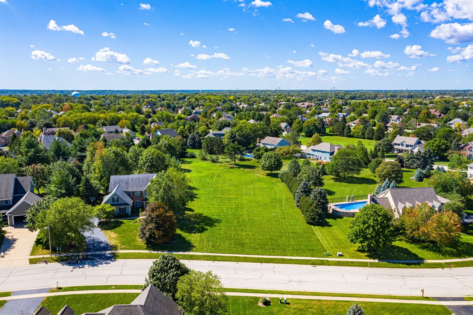 1211 Mink Trail Cary, IL 60013 - Photo 4 of 7 a view of a city
