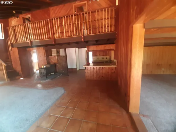 a view of entryway with a hall