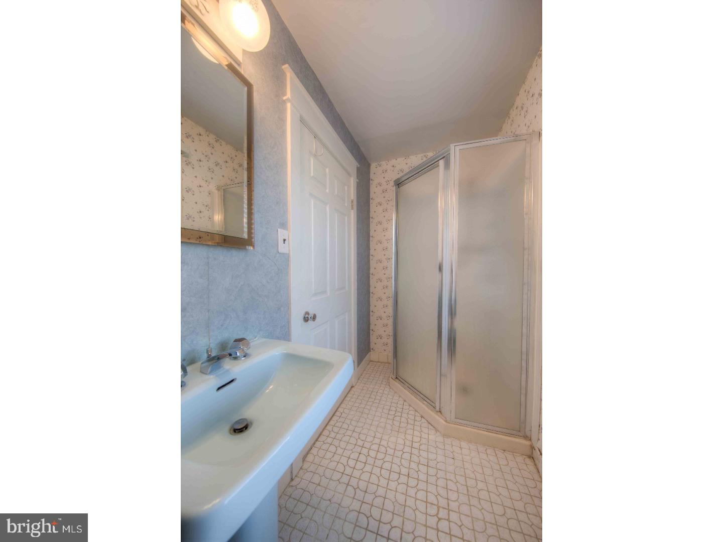 320 Derwyn Road Drexel Hill, PA 19026 - Photo 12 of 24 Master Bathroom