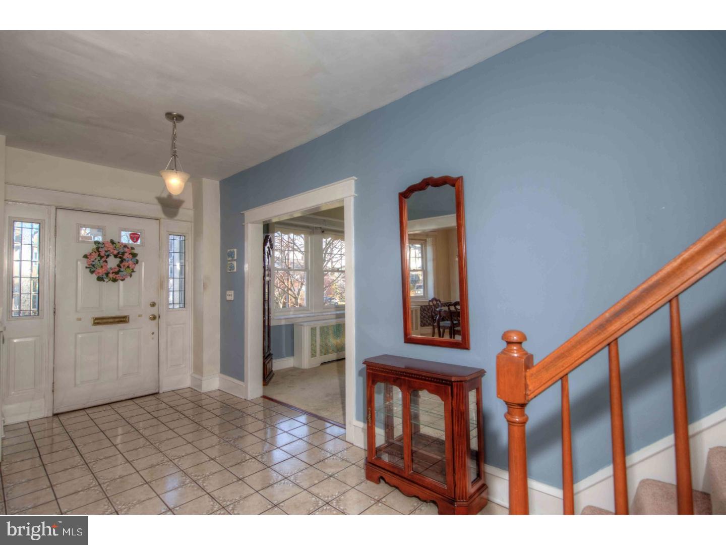 320 Derwyn Road Drexel Hill, PA 19026 - Photo 4 of 24 Foyer