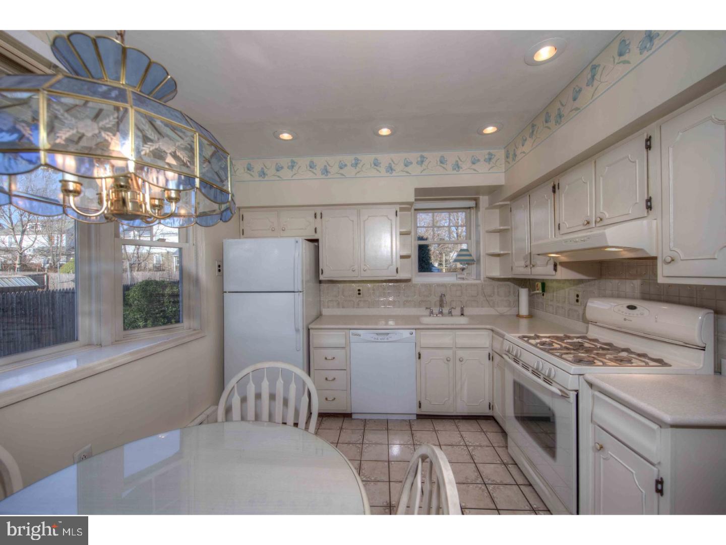 320 Derwyn Road Drexel Hill, PA 19026 - Photo 9 of 24 Kitchen