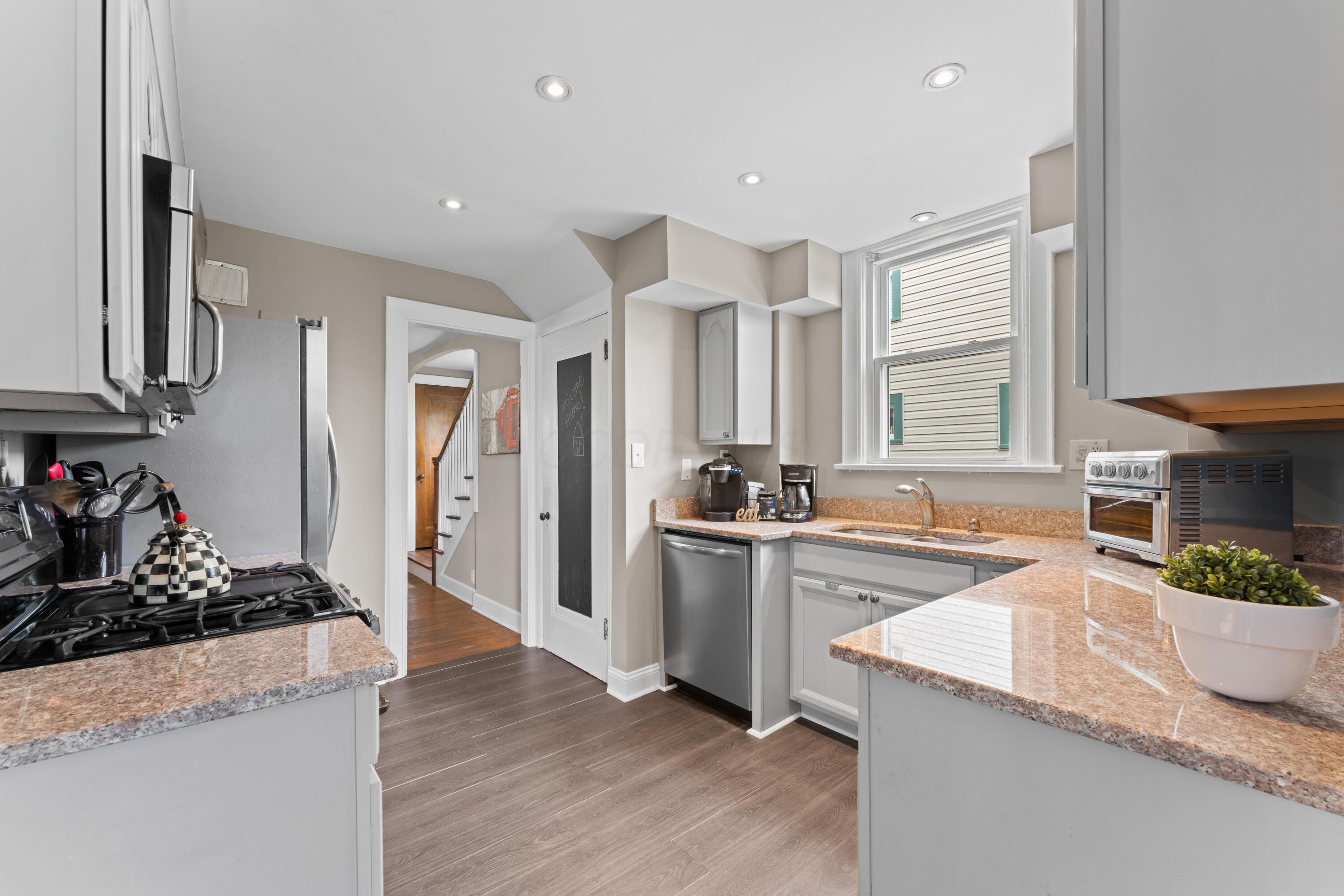 742 South Cassingham Road Bexley, OH 43209 - Photo 17 of 60 Kitchen