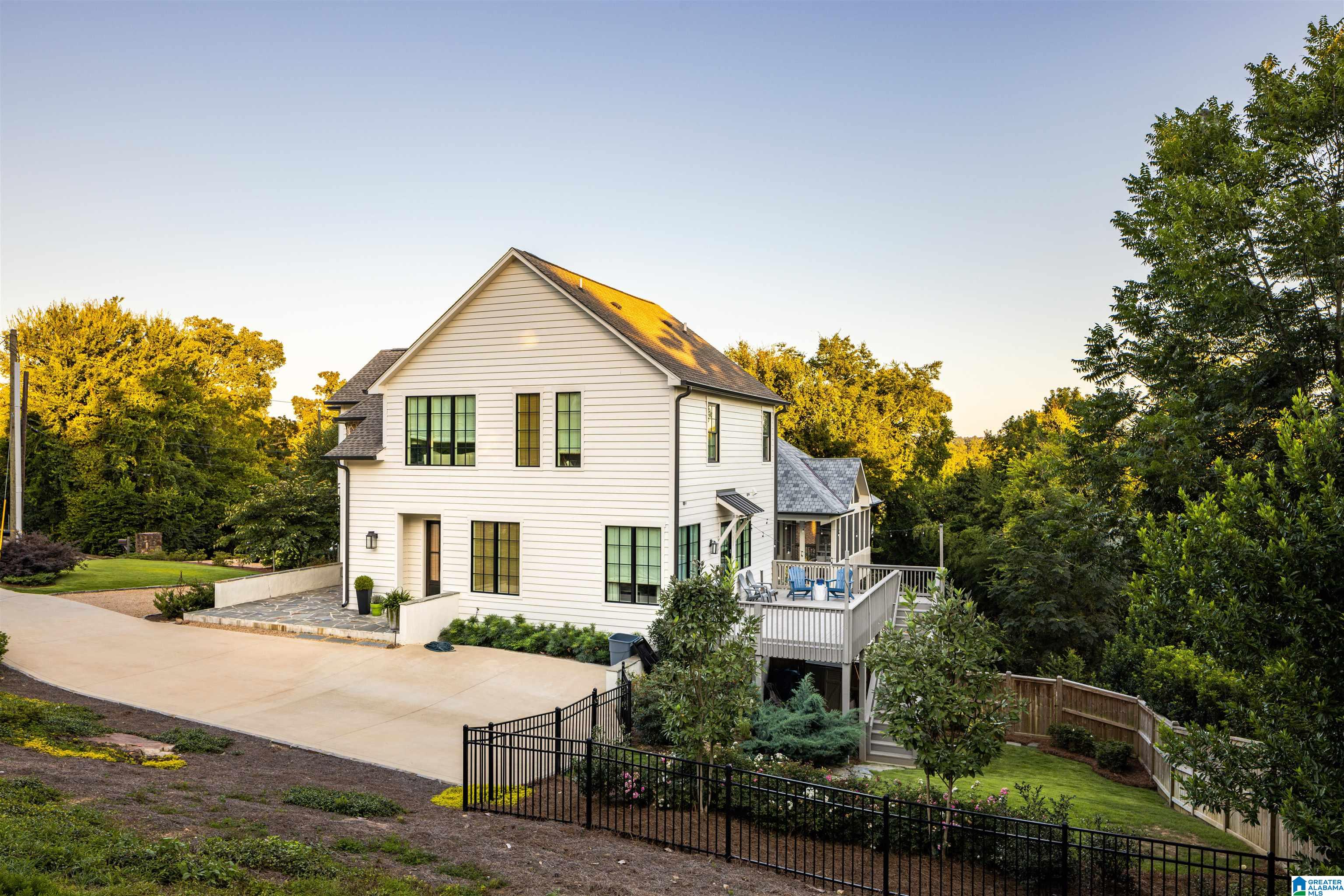 142 Spring Street Mountain Brook, AL 35213 - Photo 38 of 40