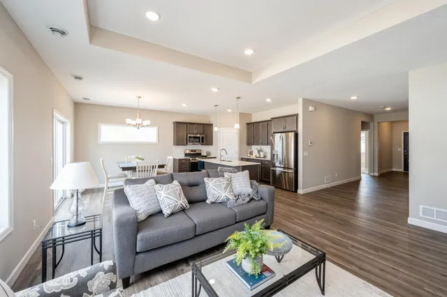 $374,900 | 7872 Willowbrook Court, Greenfield, MN 55373