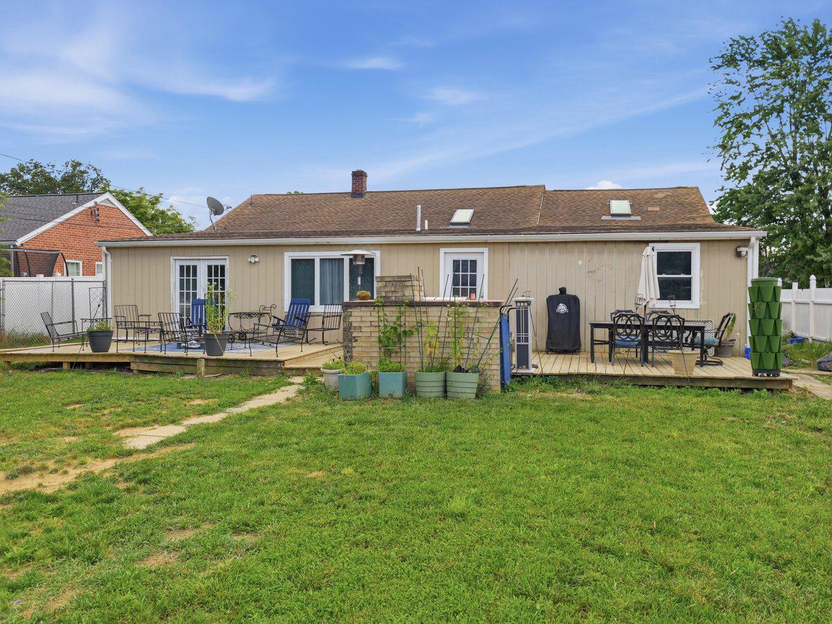 16808 Tammany Manor Road Williamsport, MD 21795 - Photo 38 of 41 Spacious fenced backyard.