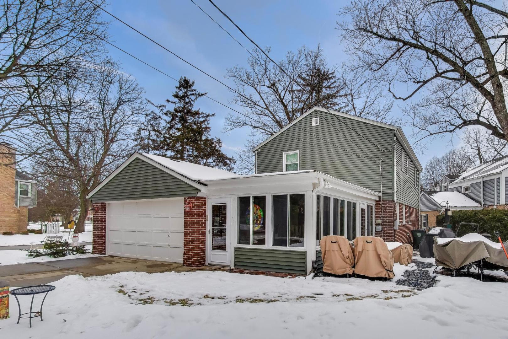 1319 Mayfair Road Arlington Heights, IL 60004 - Photo 4 of 10