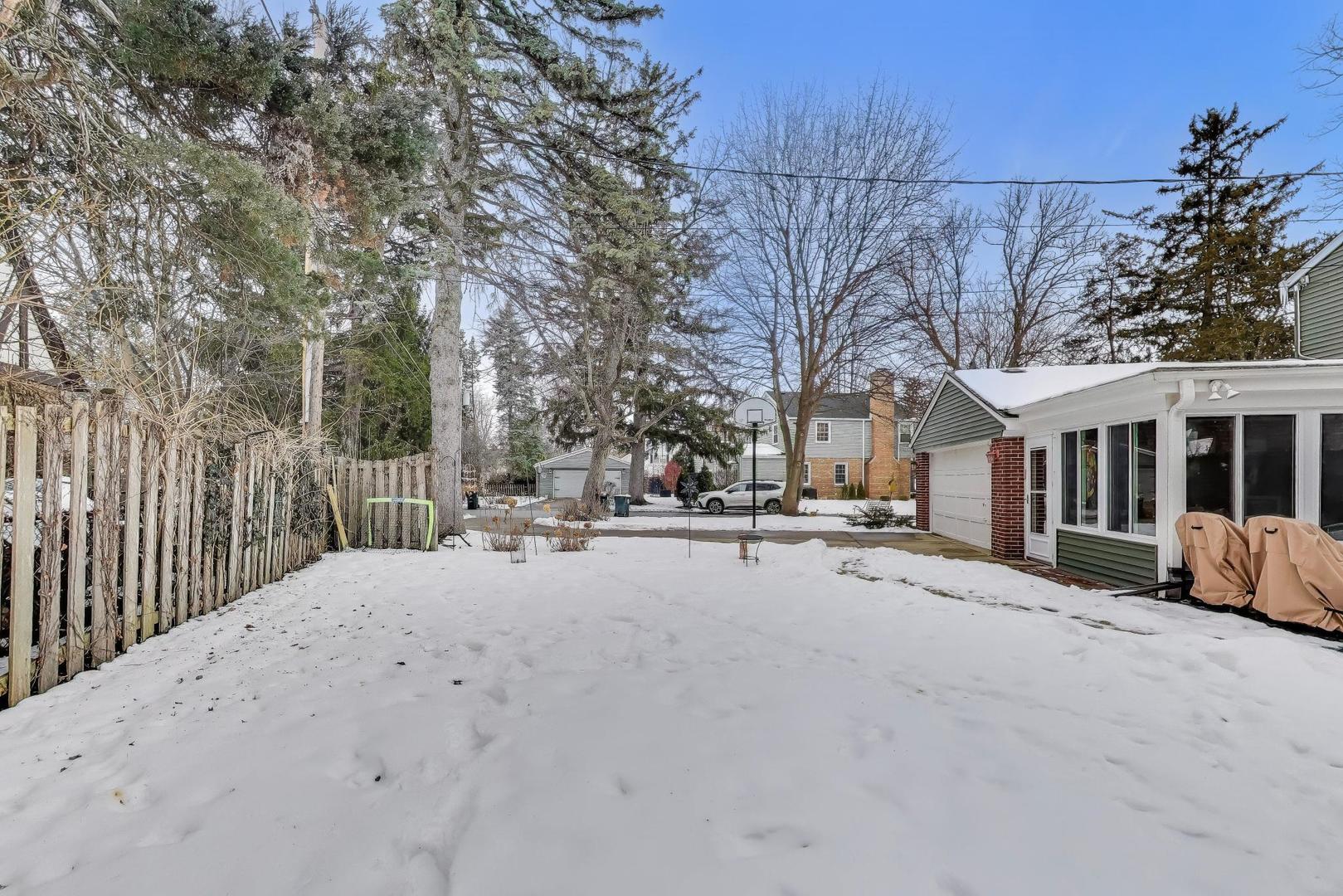 1319 Mayfair Road Arlington Heights, IL 60004 - Photo 6 of 10