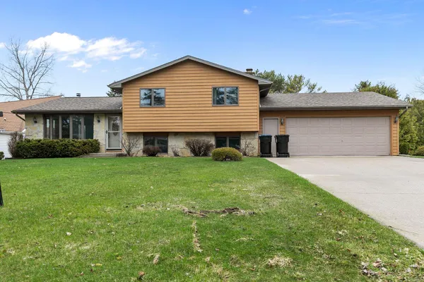 $450,000 | 634 East Walnut Place, Sturgeon Bay, WI 54235