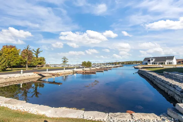 $450,000 | 634 East Walnut Place, Sturgeon Bay, WI 54235