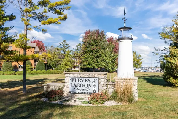 $450,000 | 634 East Walnut Place, Sturgeon Bay, WI 54235