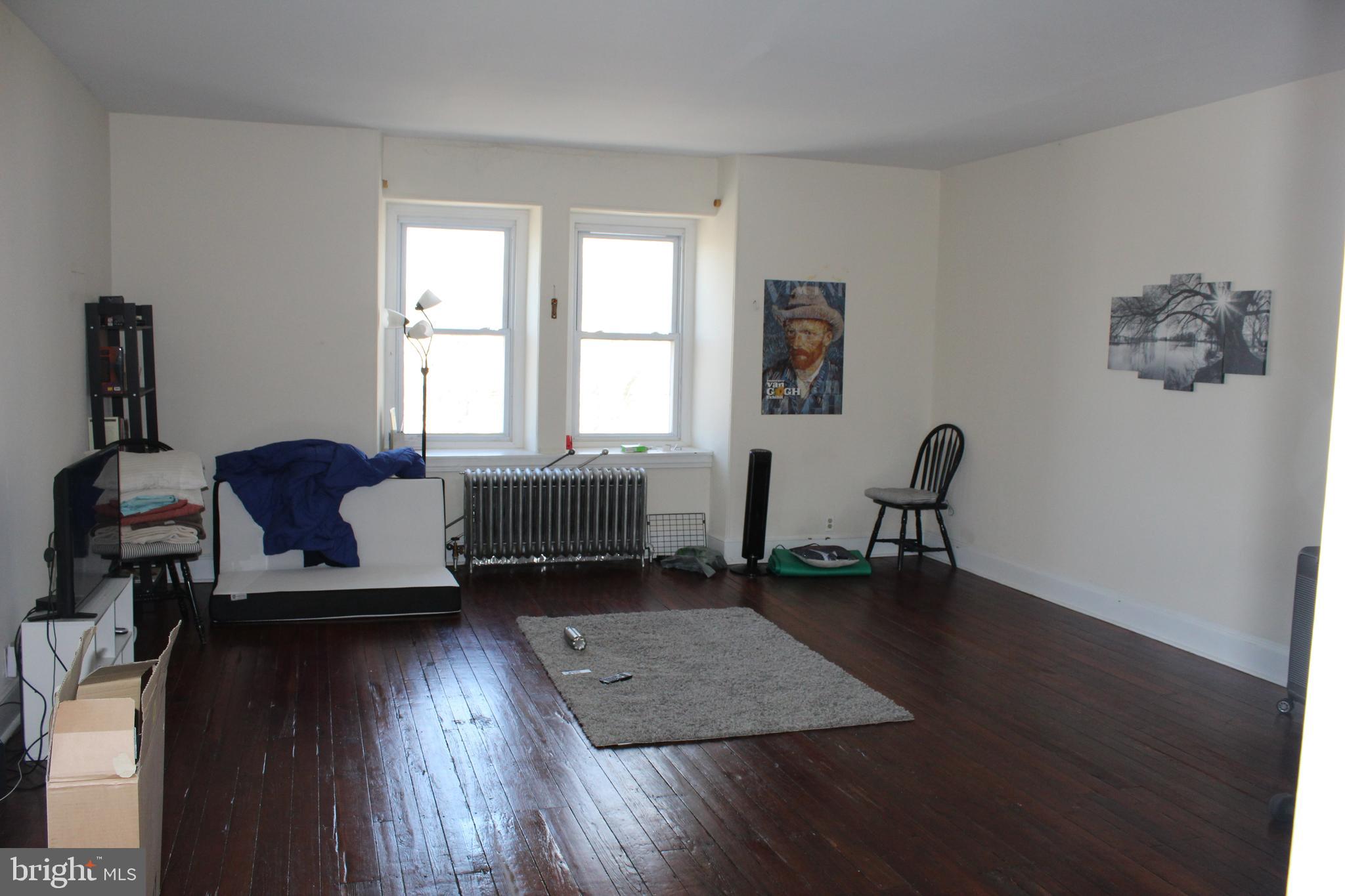 3422 Hamilton Street Philadelphia, PA 19104 - Photo 12 of 17 3Fl. Living room