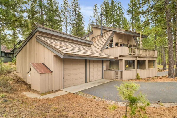 $844,000 | 17920 Flat Top Lane, Unit 12, Sunriver, OR 97707