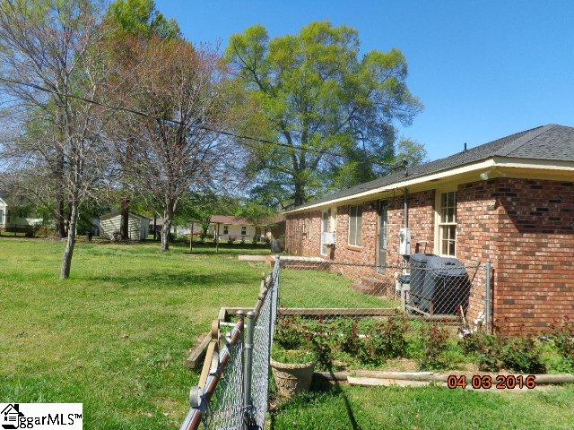 204 Clary Road Belton, SC 29627 - Photo 3 of 19
