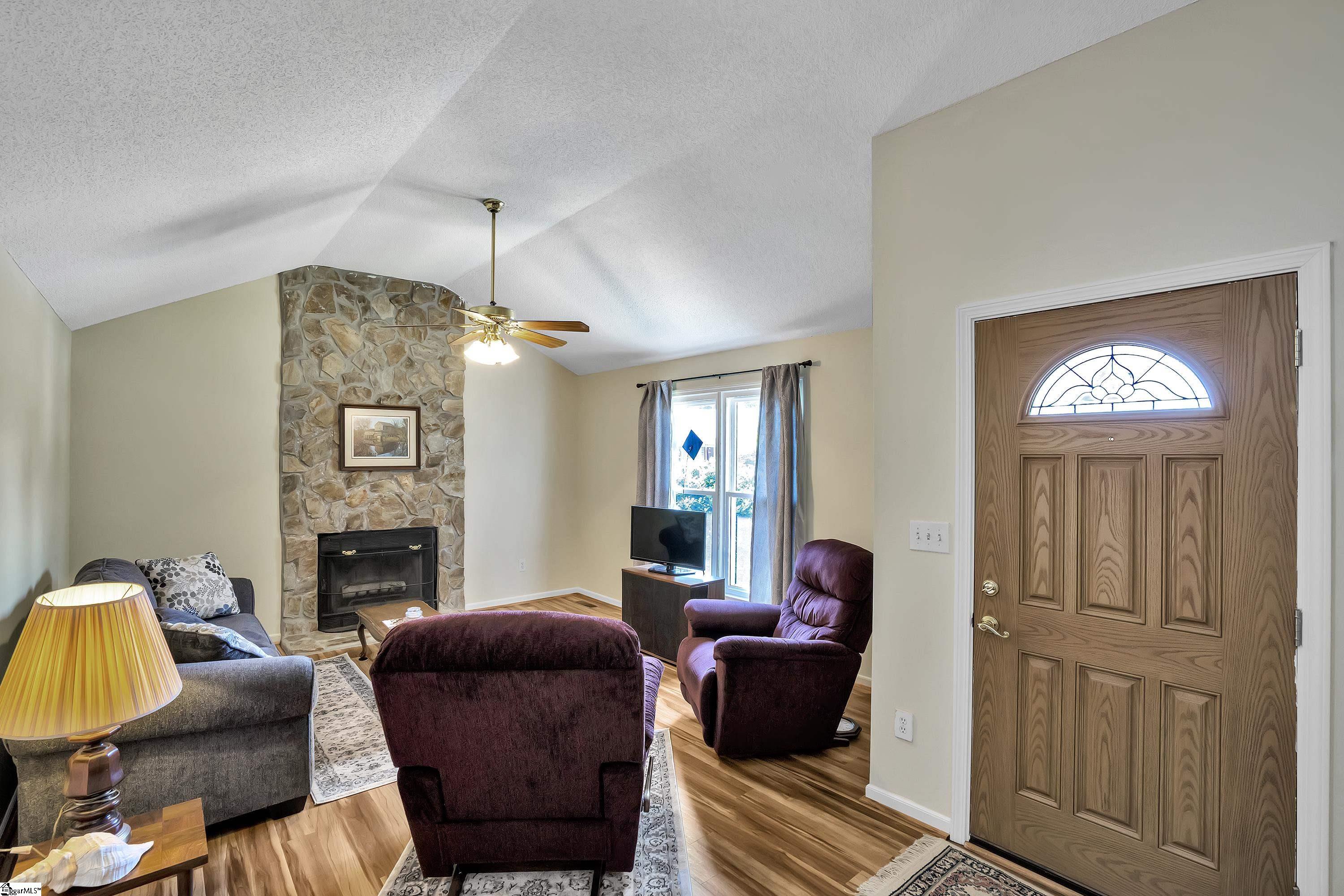 111 Saluda Ridge Greenville, SC 29611 - Photo 4 of 20 Gallery Image 4
