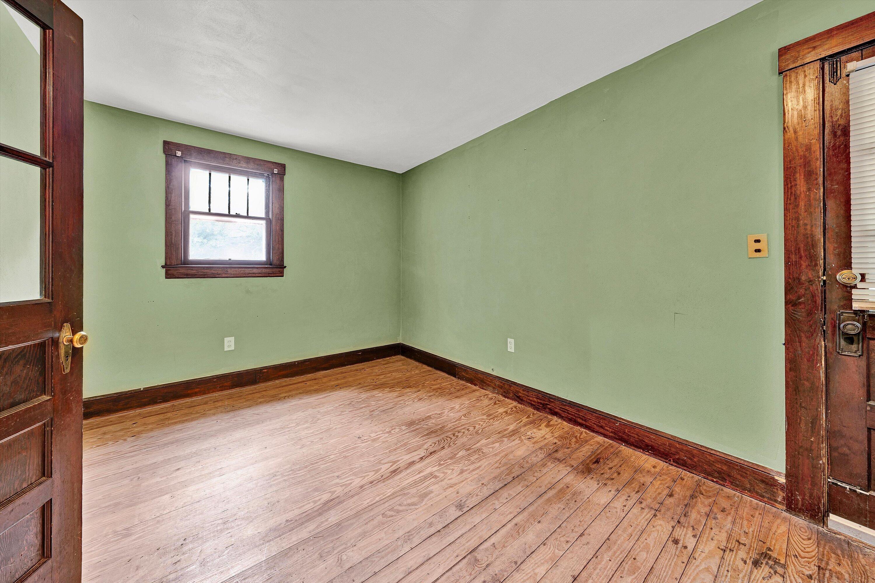 919 Howbert Avenue Southwest Roanoke, VA 24015 - Photo 20 of 39 20-DSC02396