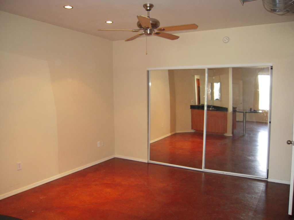 1701 East Colter Street, Unit 341 Phoenix, AZ 85016 - Photo 4 of 7 room