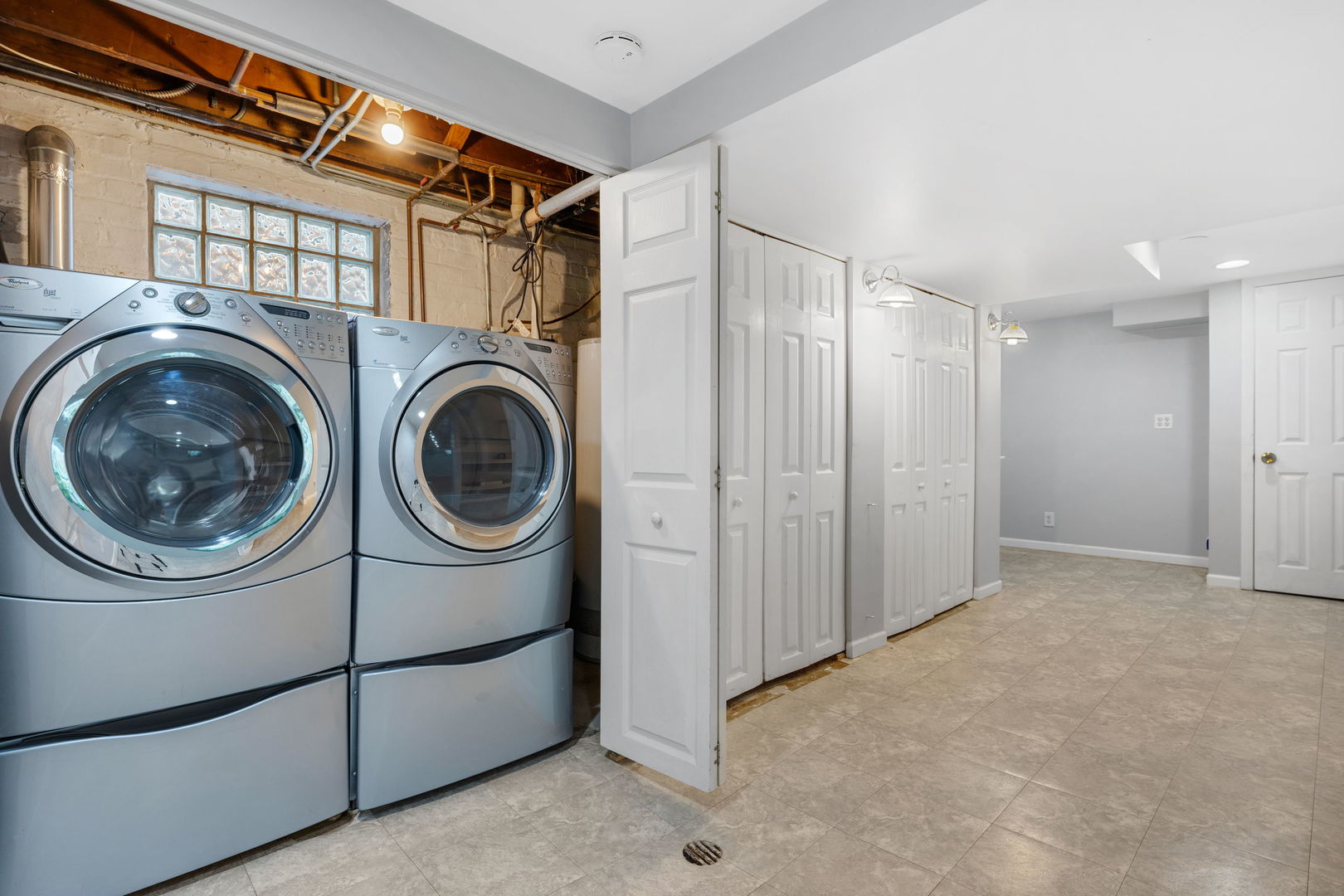 784 Spring Road Elmhurst, IL 60126 - Photo 13 of 17