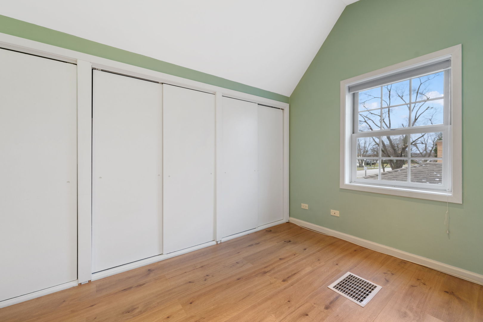 784 Spring Road Elmhurst, IL 60126 - Photo 8 of 17