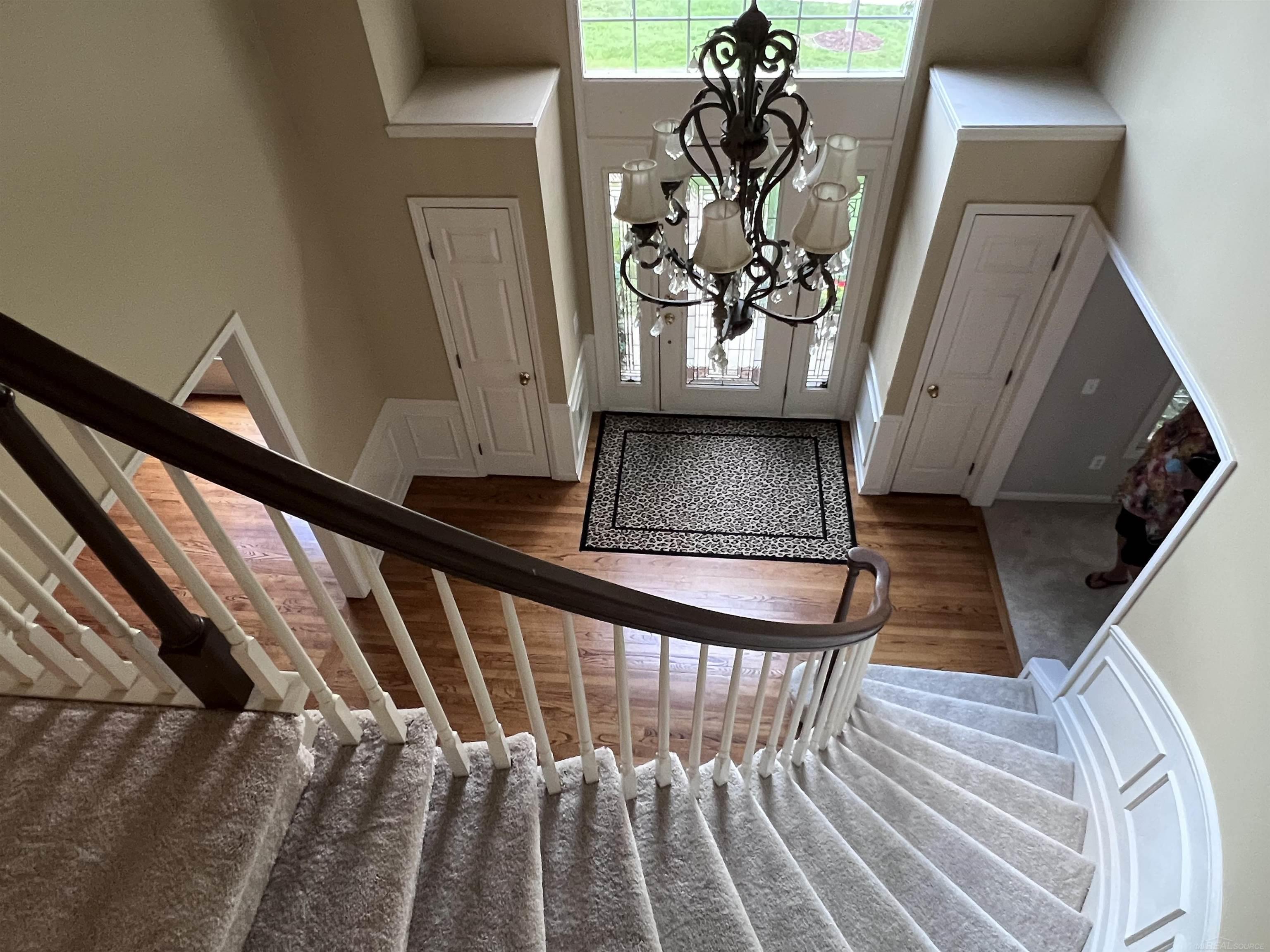 1691 Foresthill Drive Rochester, MI 48306 - Photo 7 of 41 50087048-6.JPG