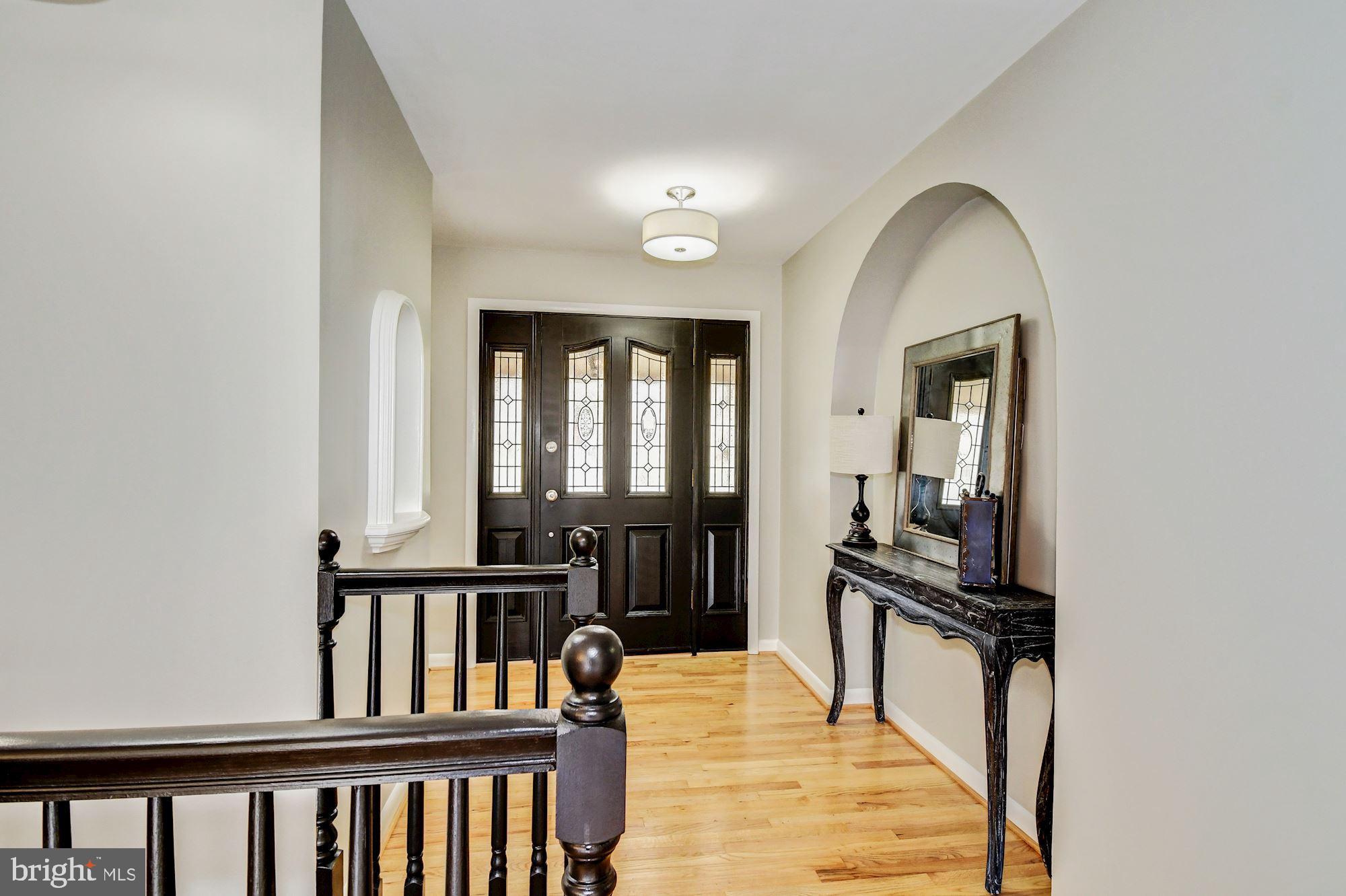 8721 Gateshead Road Alexandria, VA 22309 - Photo 3 of 48 Open foyer