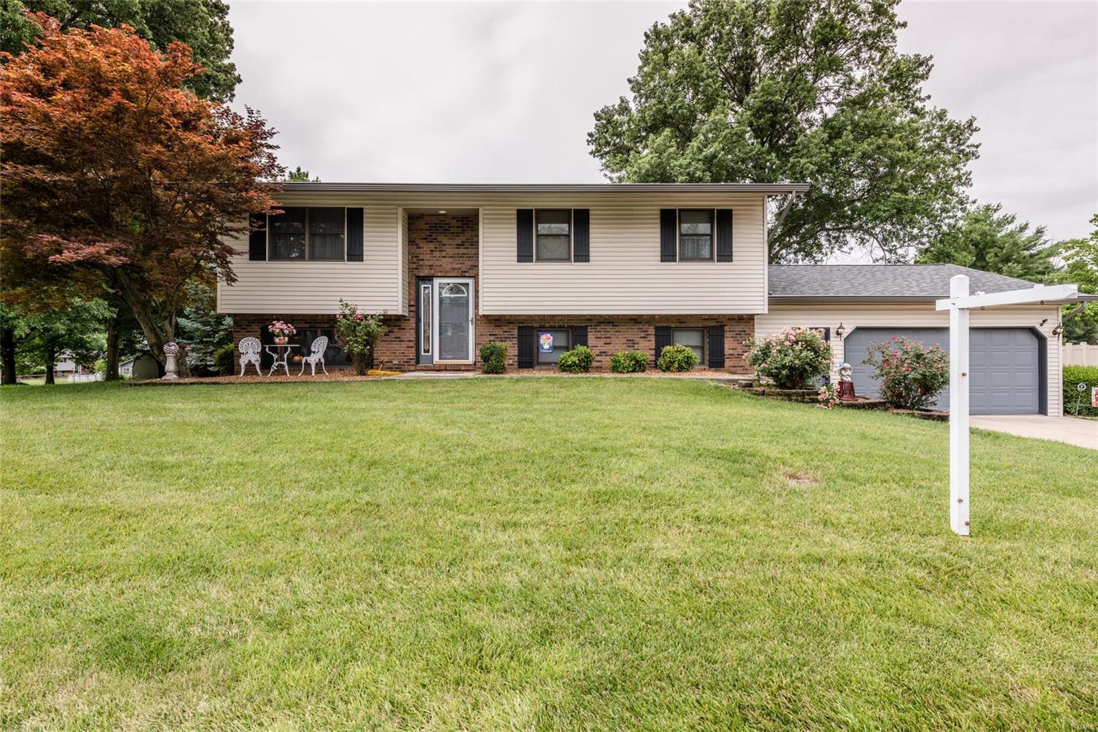 907 Long Branch Road Troy, IL 62294 - Photo 2 of 40 Gallery Image 2