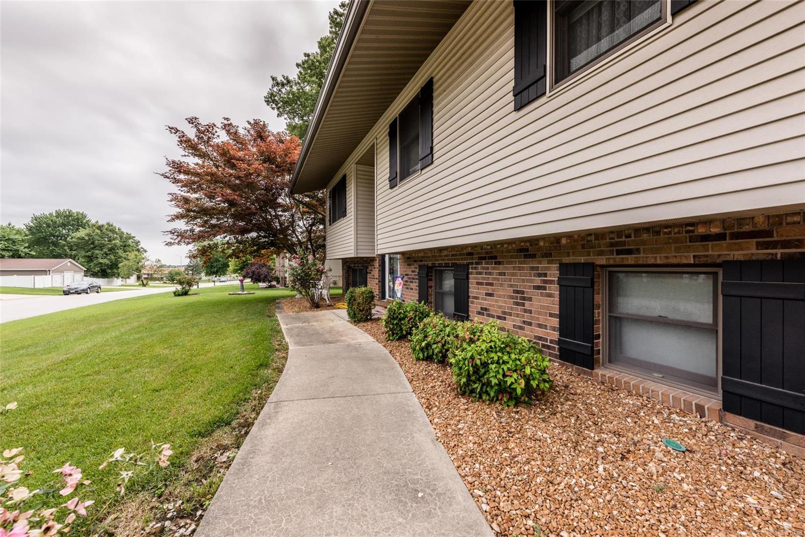 907 Long Branch Road Troy, IL 62294 - Photo 17 of 40 Gallery Image 17
