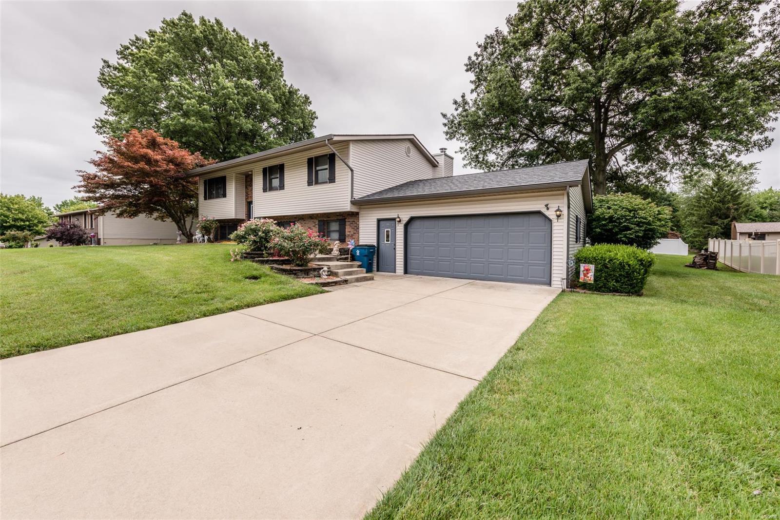 907 Long Branch Road Troy, IL 62294 - Photo 3 of 40 Gallery Image 3