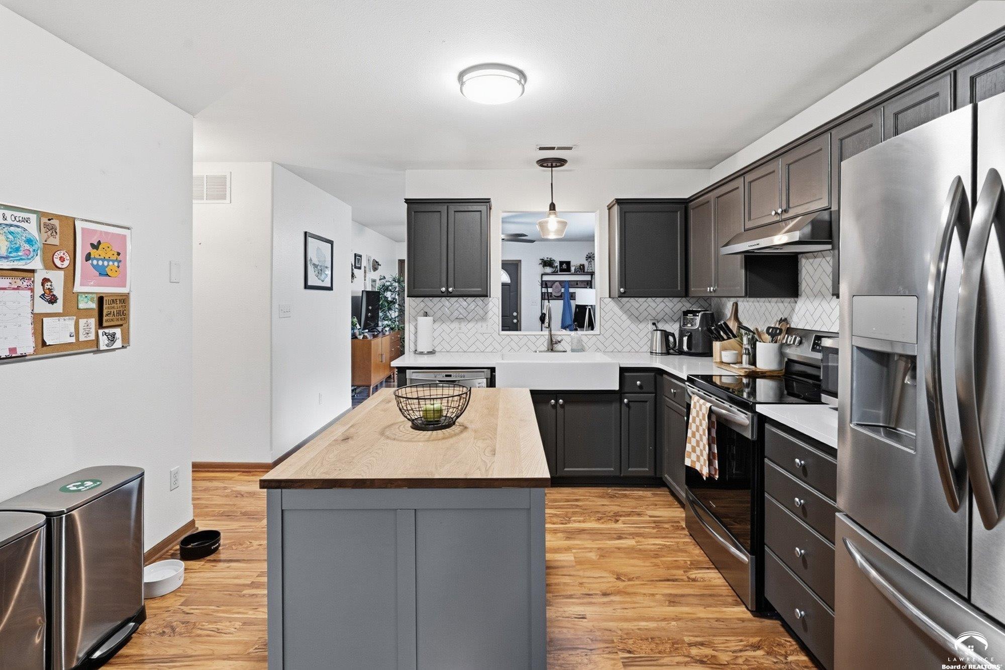 923 Ward Avenue Lawrence, KS 66044 - Photo 5 of 22