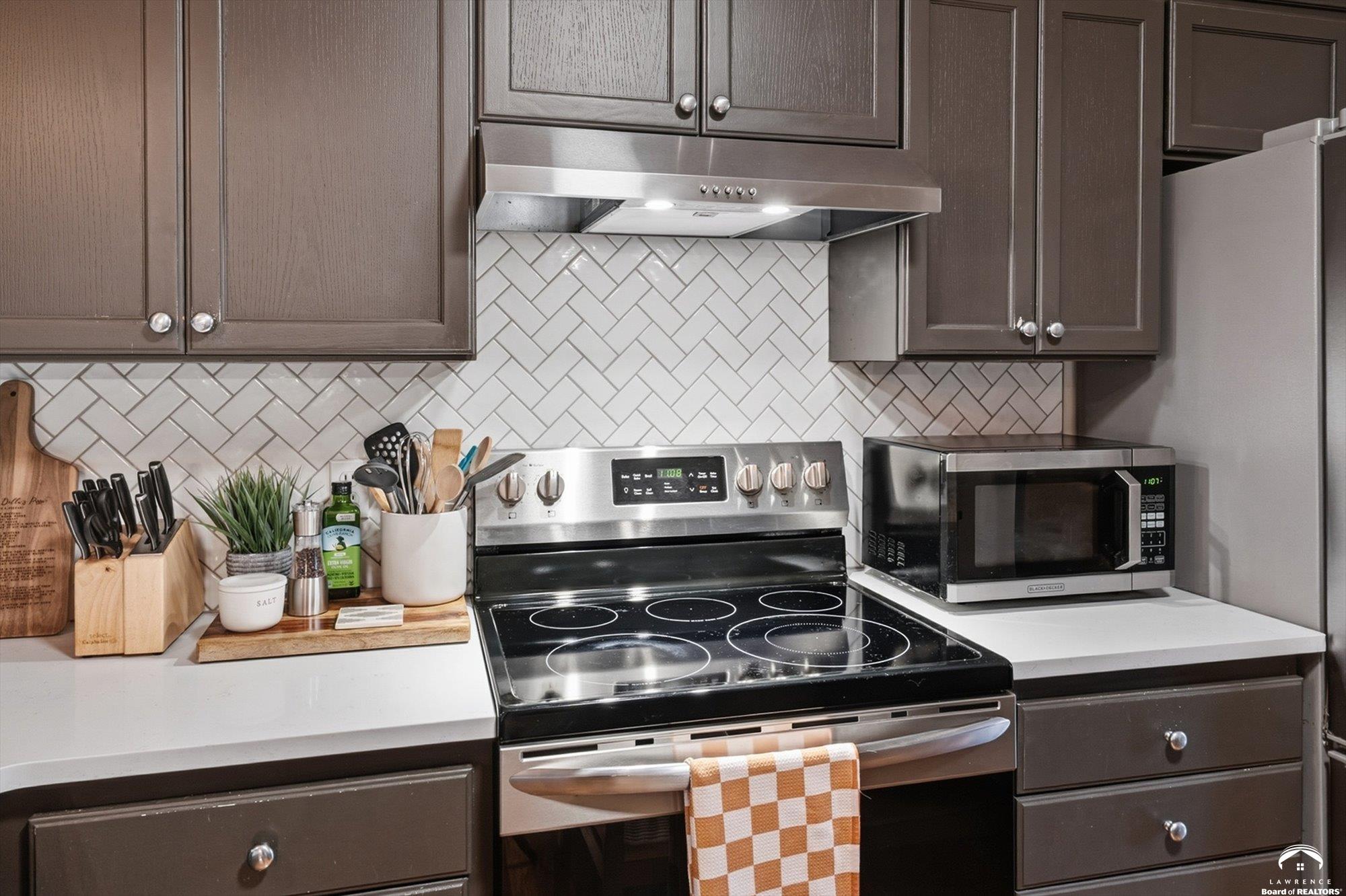 923 Ward Avenue Lawrence, KS 66044 - Photo 8 of 22